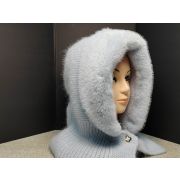 Капор вязаный из ангоры с натуральным мехом